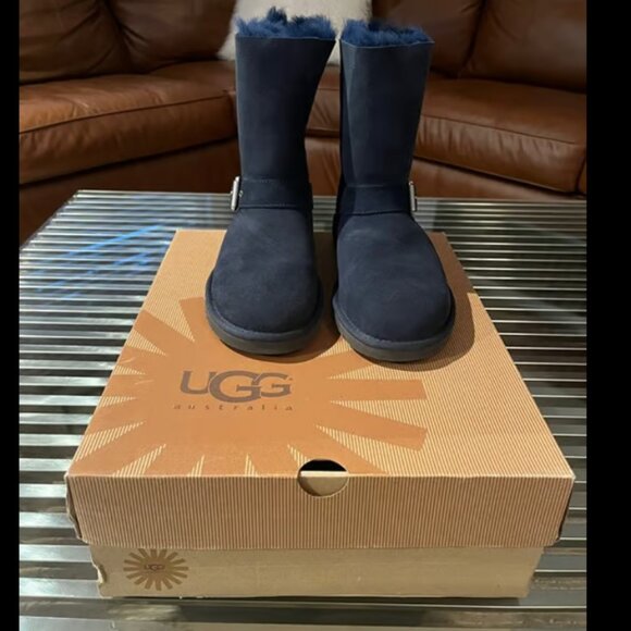 UGG AUSTRALIA NAVY SUEDE BOOTS WITH GLITTER - Picture 1 of 6